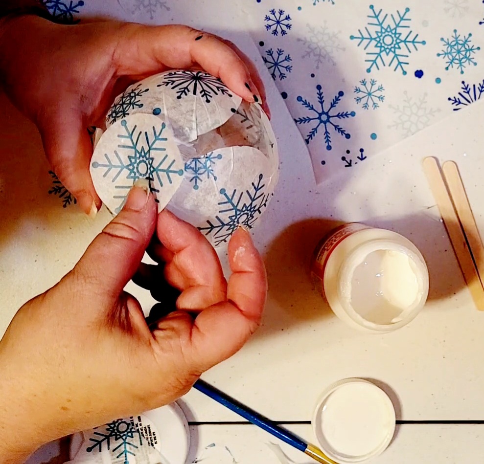 DIY Dollar Tree Light Up Snowman - Lovensthelife